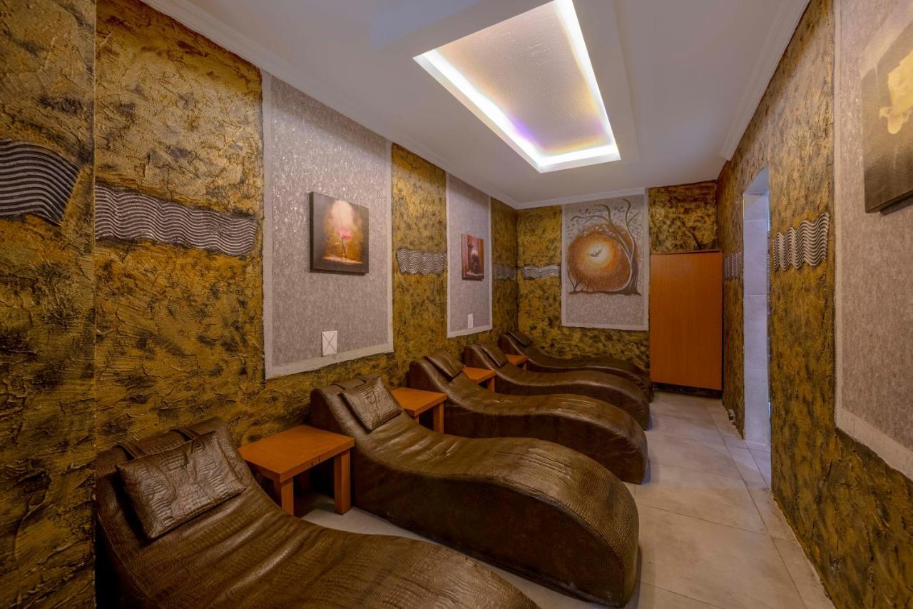 Hotel Armas