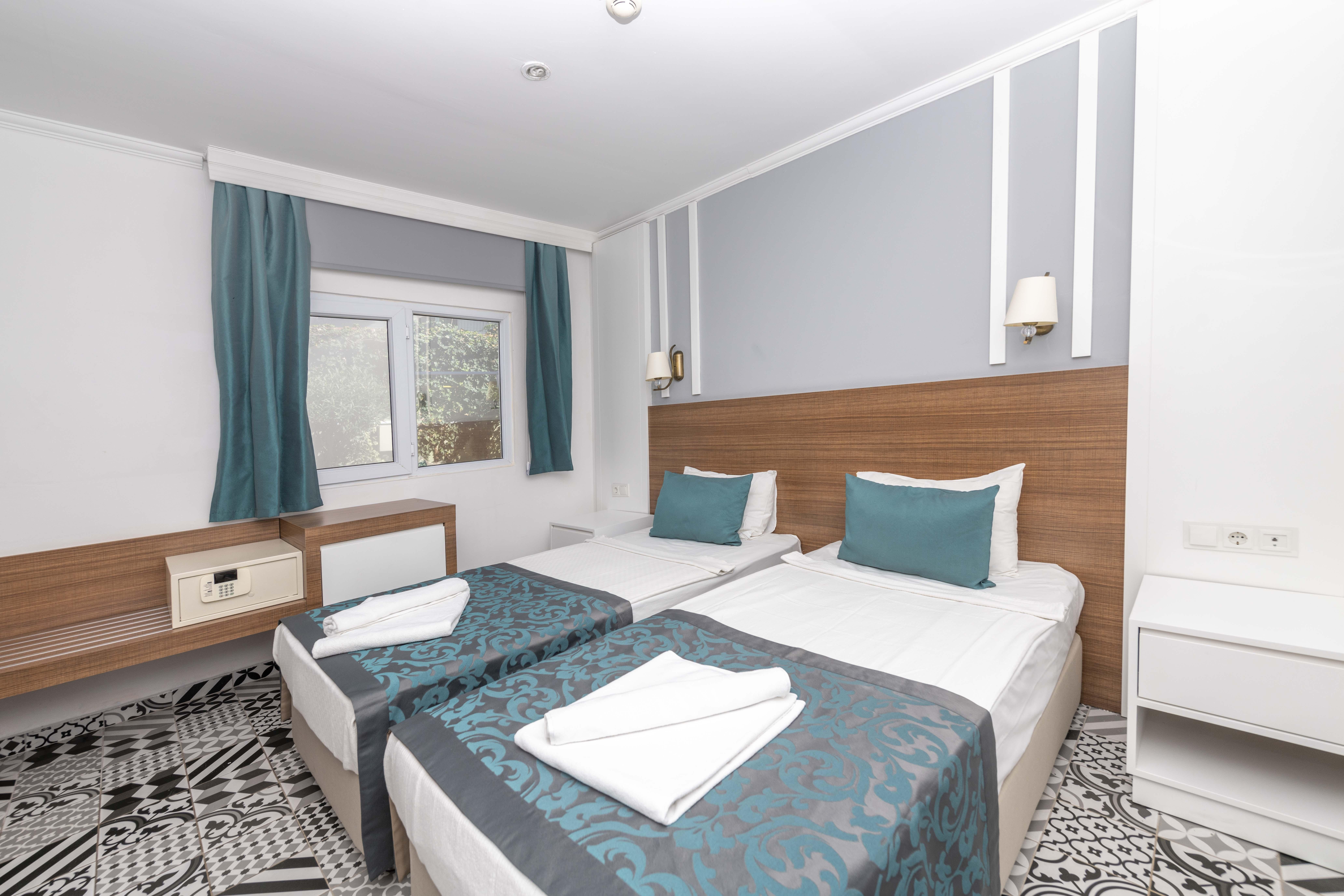 Hotel Armas 4*