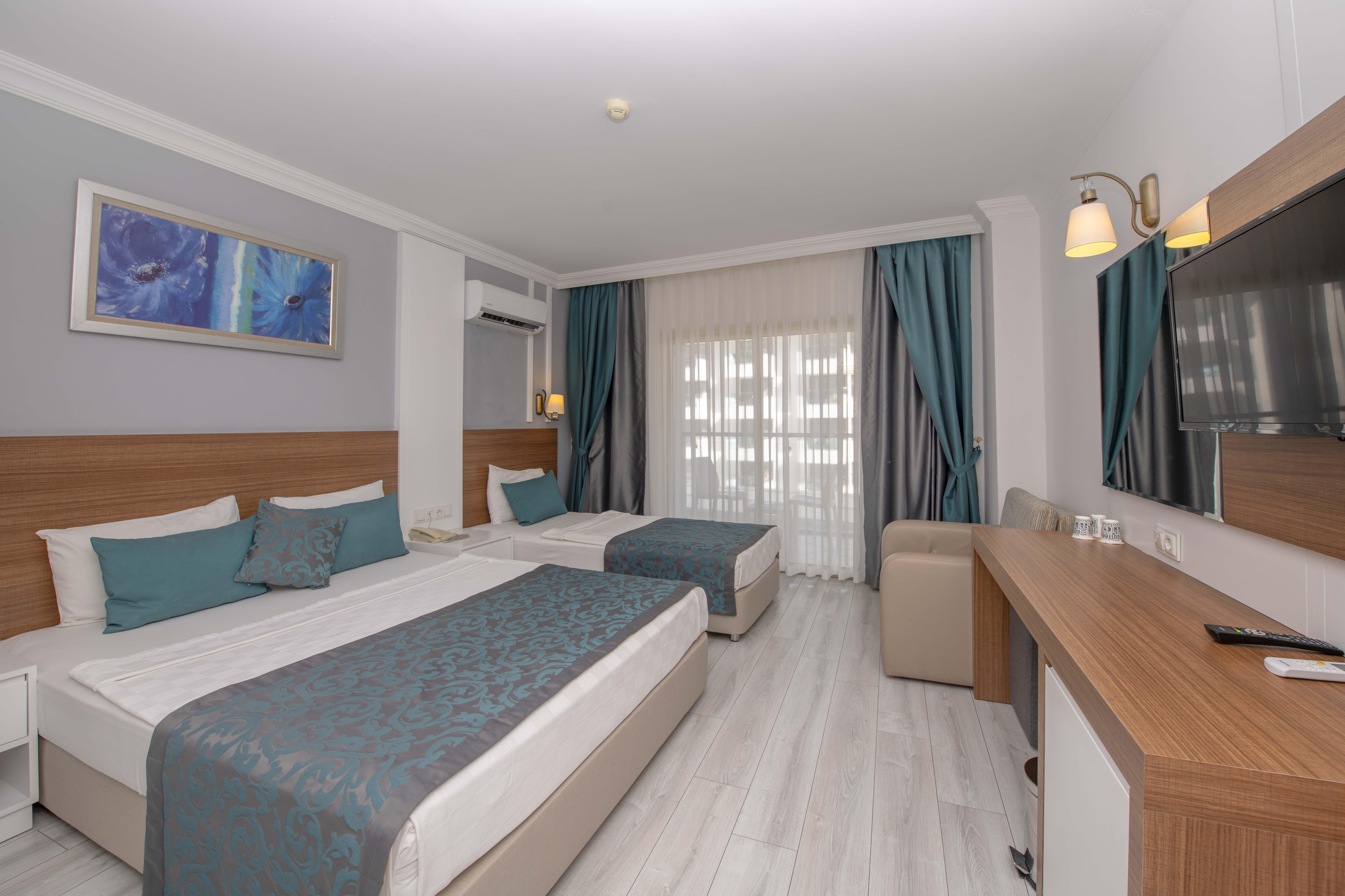 Armas Hotel 4*