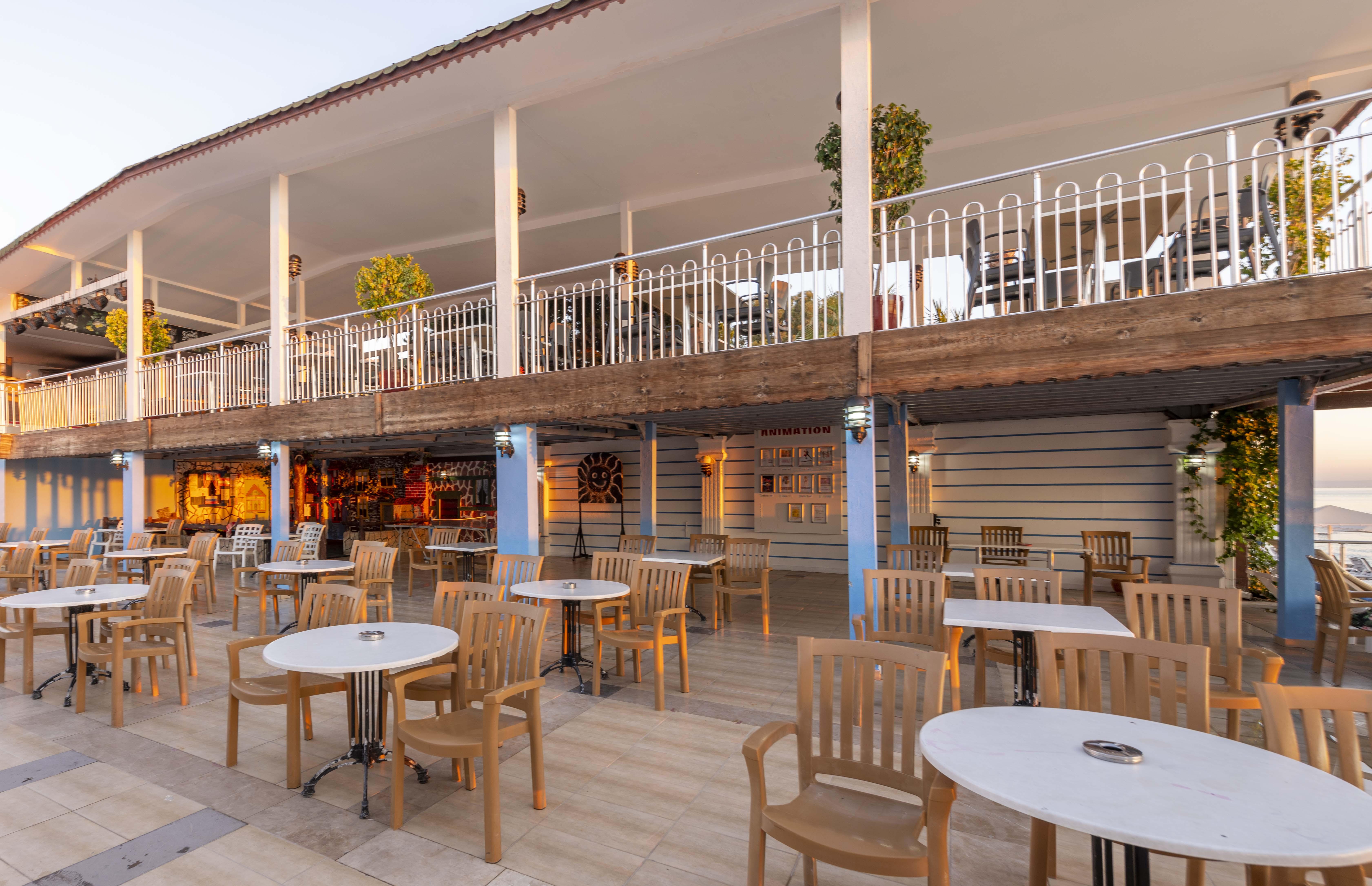 Hotel Armas 4*