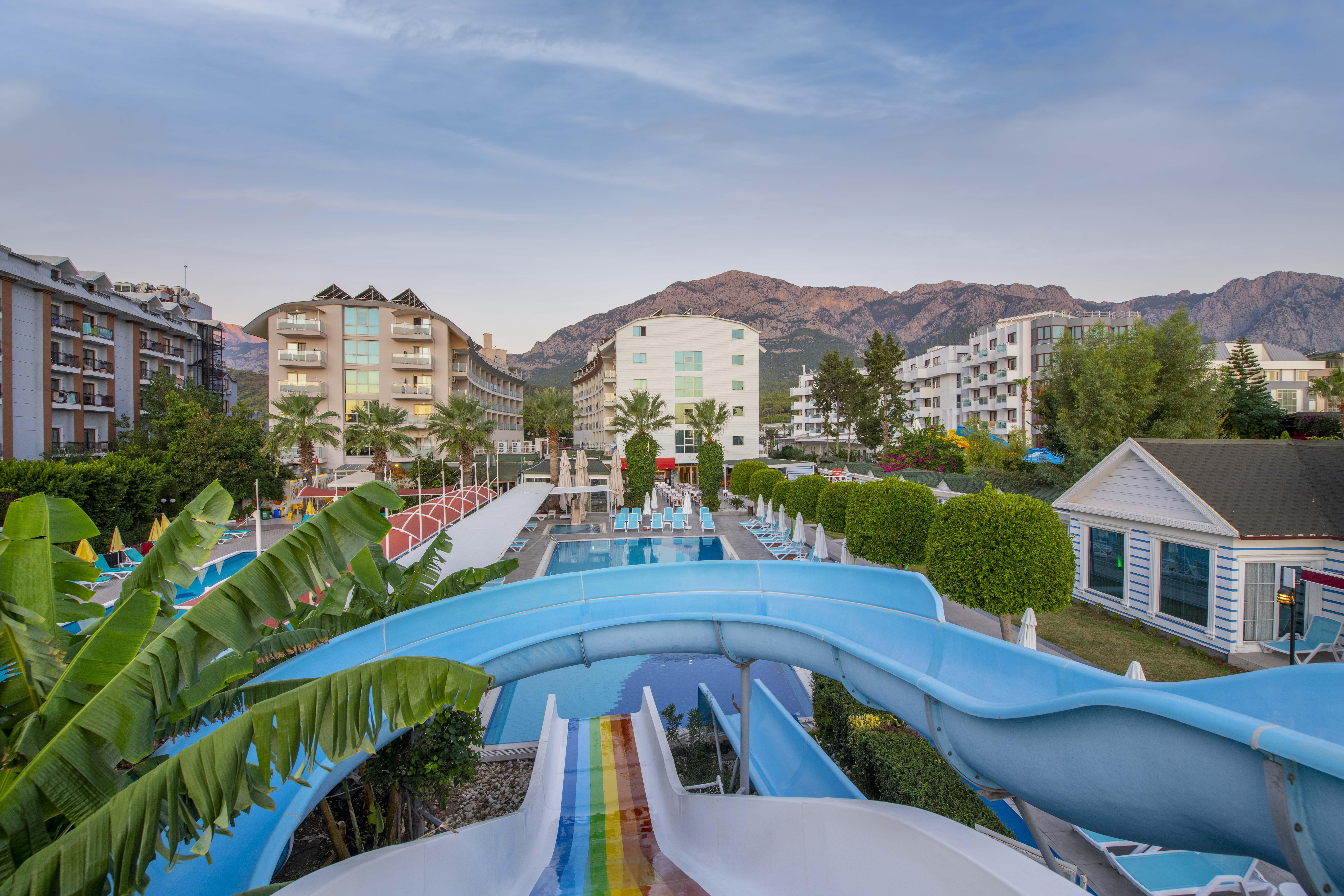 Hotel Armas 4*