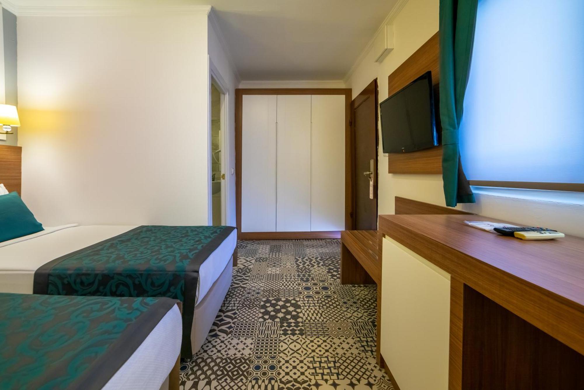 Armas Hotel